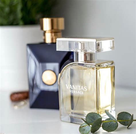 versace vanitas smell